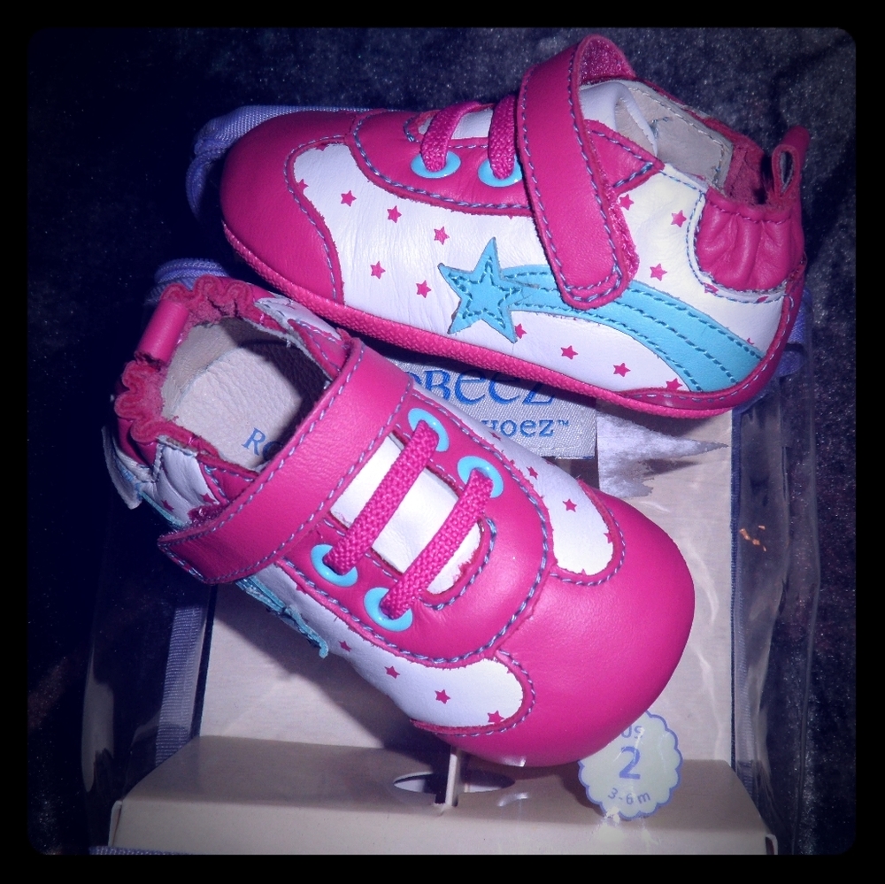 Infant Baby Girls Adorable <Robeez> •Size 2• BNIB•
